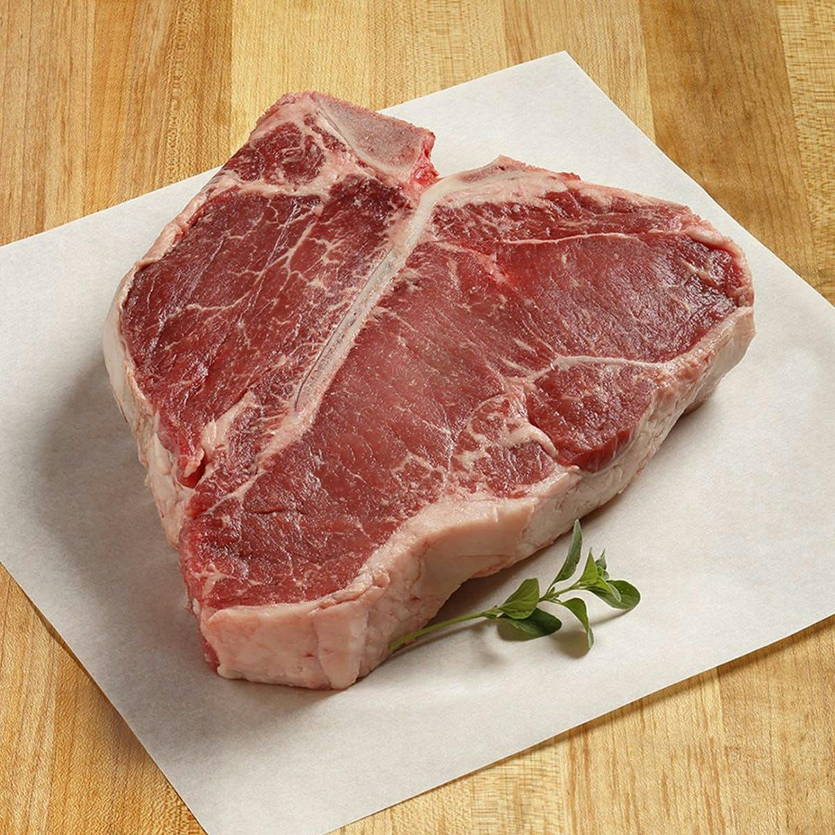 https://goldbelly.imgix.net/uploads/showcase_media_asset/image/72626/double-r-ranch-choice-porterhouse-steaks.3410c0b09e3c10b85a15ff2b5d4636a9.jpg?ixlib=rails-3.0.2