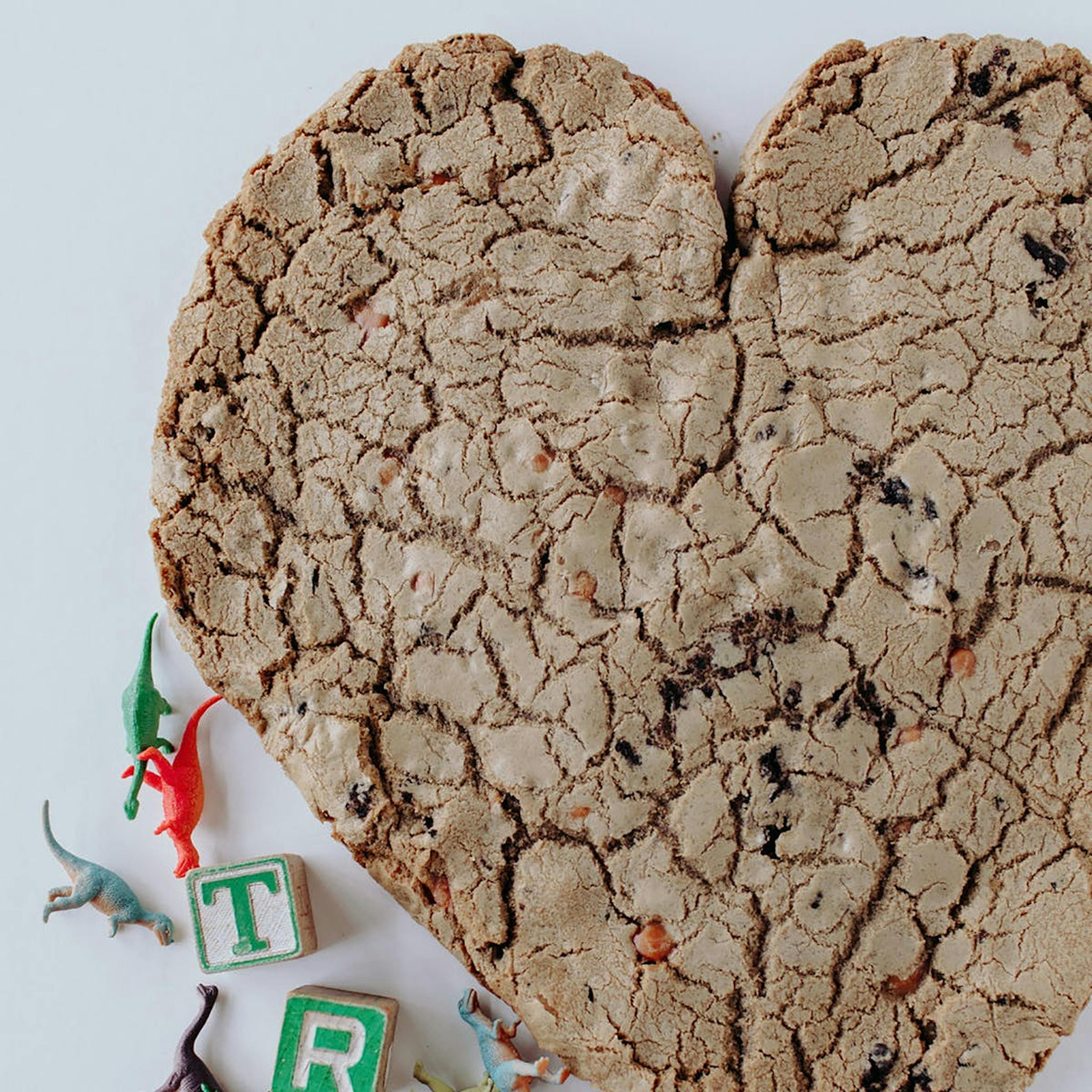 Giant 5-lb Heart Cookie by T-Rex Cookie Company - Alternate image 6