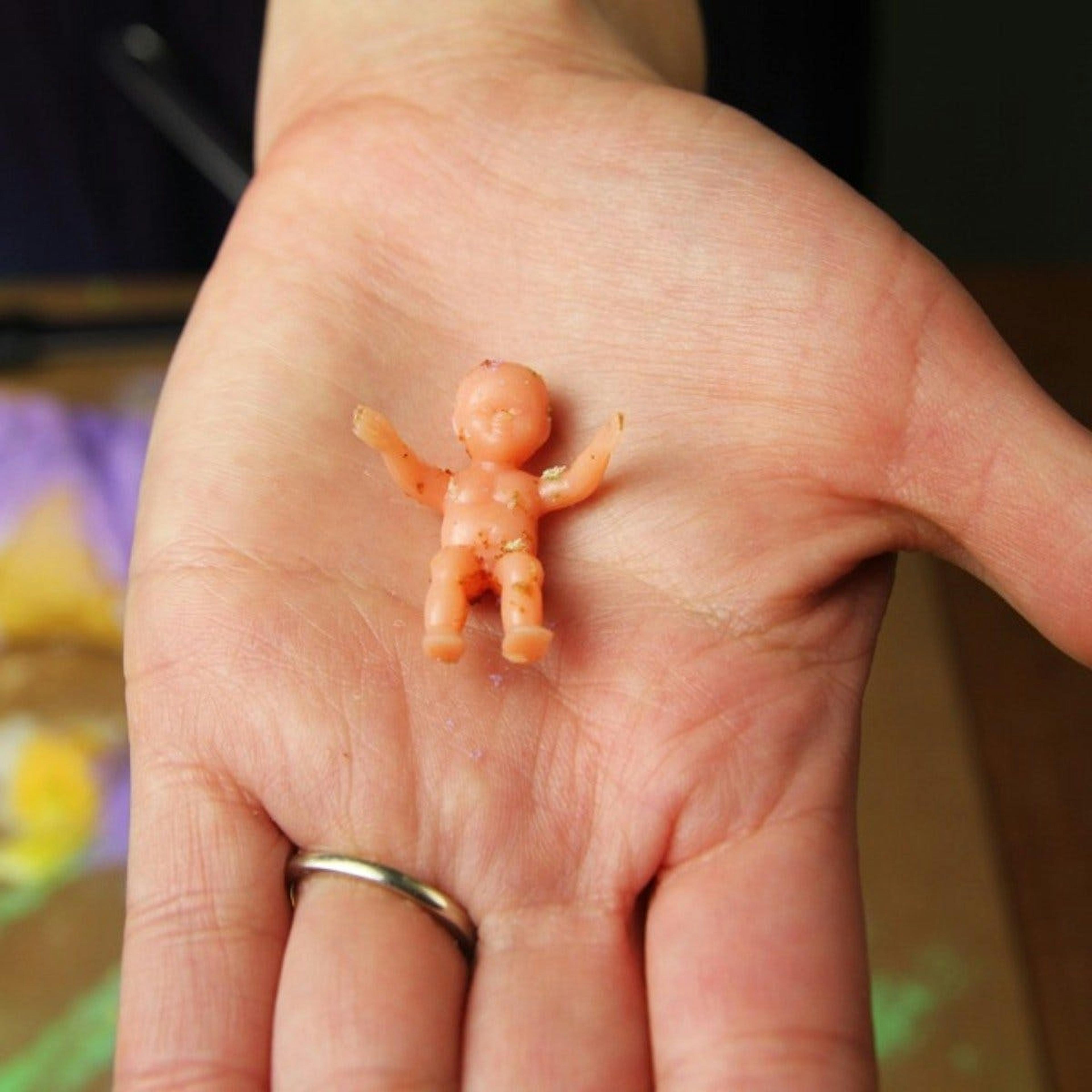 Gambino's Strawberry Cream Cheese Filled King Cake by Gambino's Bakery King Cakes - Alternate image 5