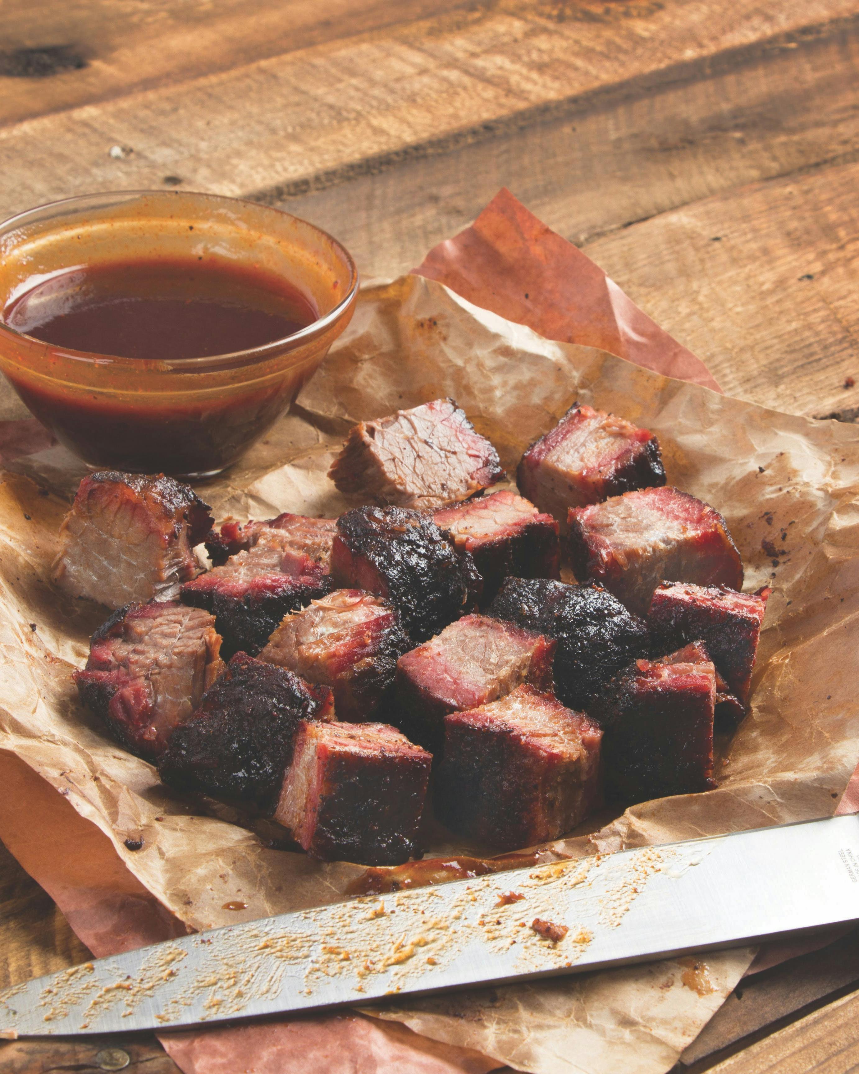 https://goldbelly.imgix.net/uploads/showcase_media_asset/image/79019/kansas-city-beef-burnt-ends.1cc983cd4b48ba7e6d9c03fb35d6d3a8.jpg?ixlib=react-9.0.2&auto=format&ar=4%3A5