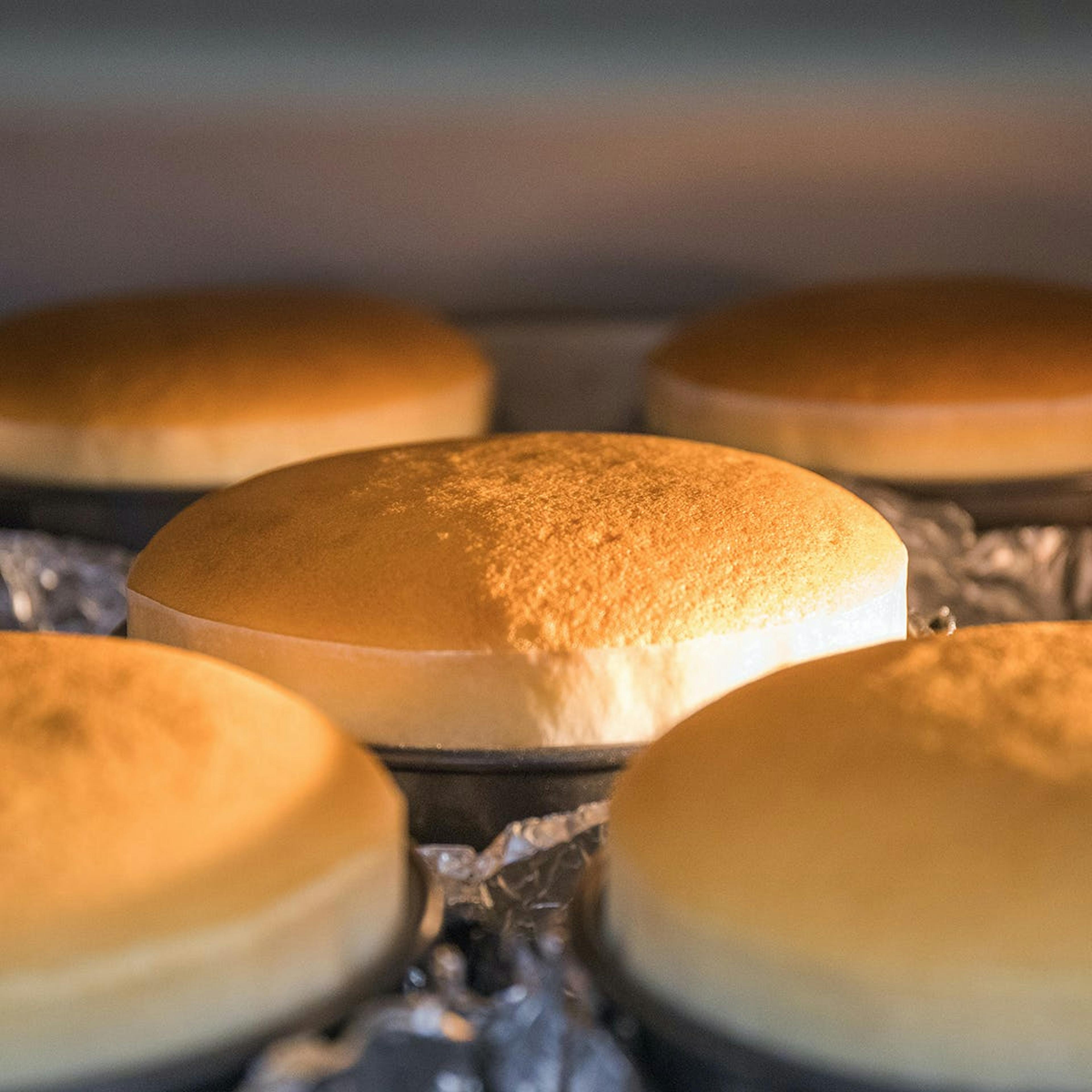 Bouncy Japanese Cheesecake by Keki Modern Cakes - Alternate image 2