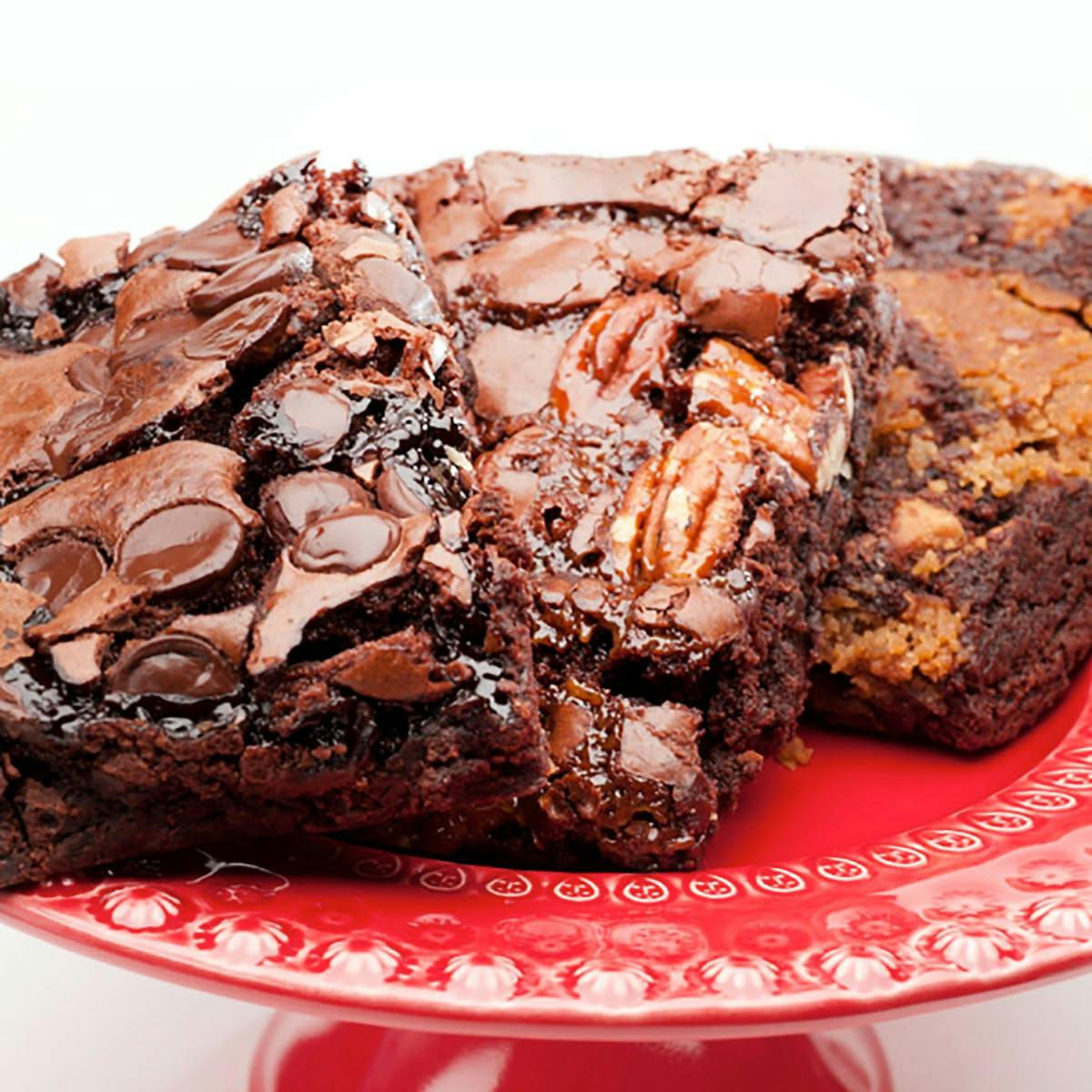 https://goldbelly.imgix.net/uploads/showcase_media_asset/image/84206/signature-assorted-brownies-dozen.fcfd5c94f8237c25743d3d1464735bb8.jpg?ixlib=rails-3.0.2