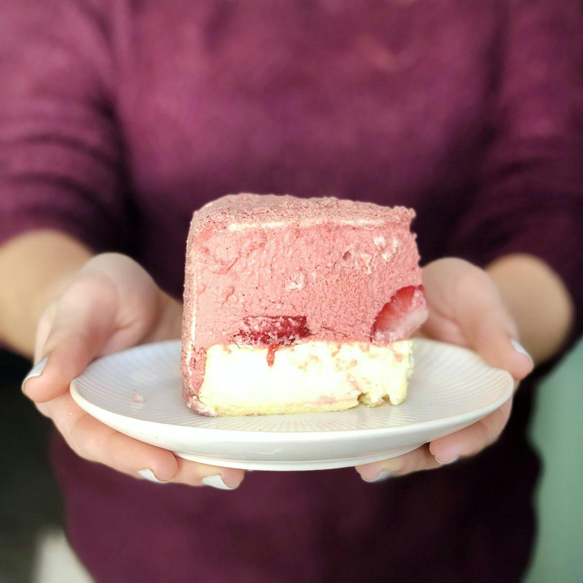 Fancy Strawberry Cheesecake by Keki Modern Cakes - Alternate image 4