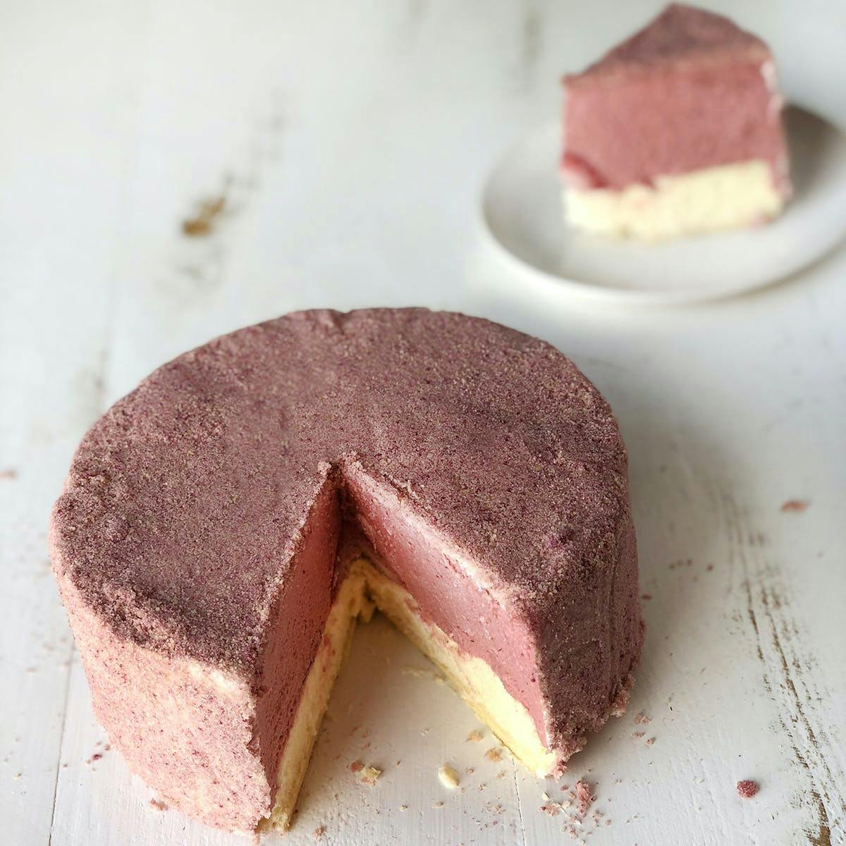 Fancy Strawberry Cheesecake by Keki Modern Cakes - Alternate image 1