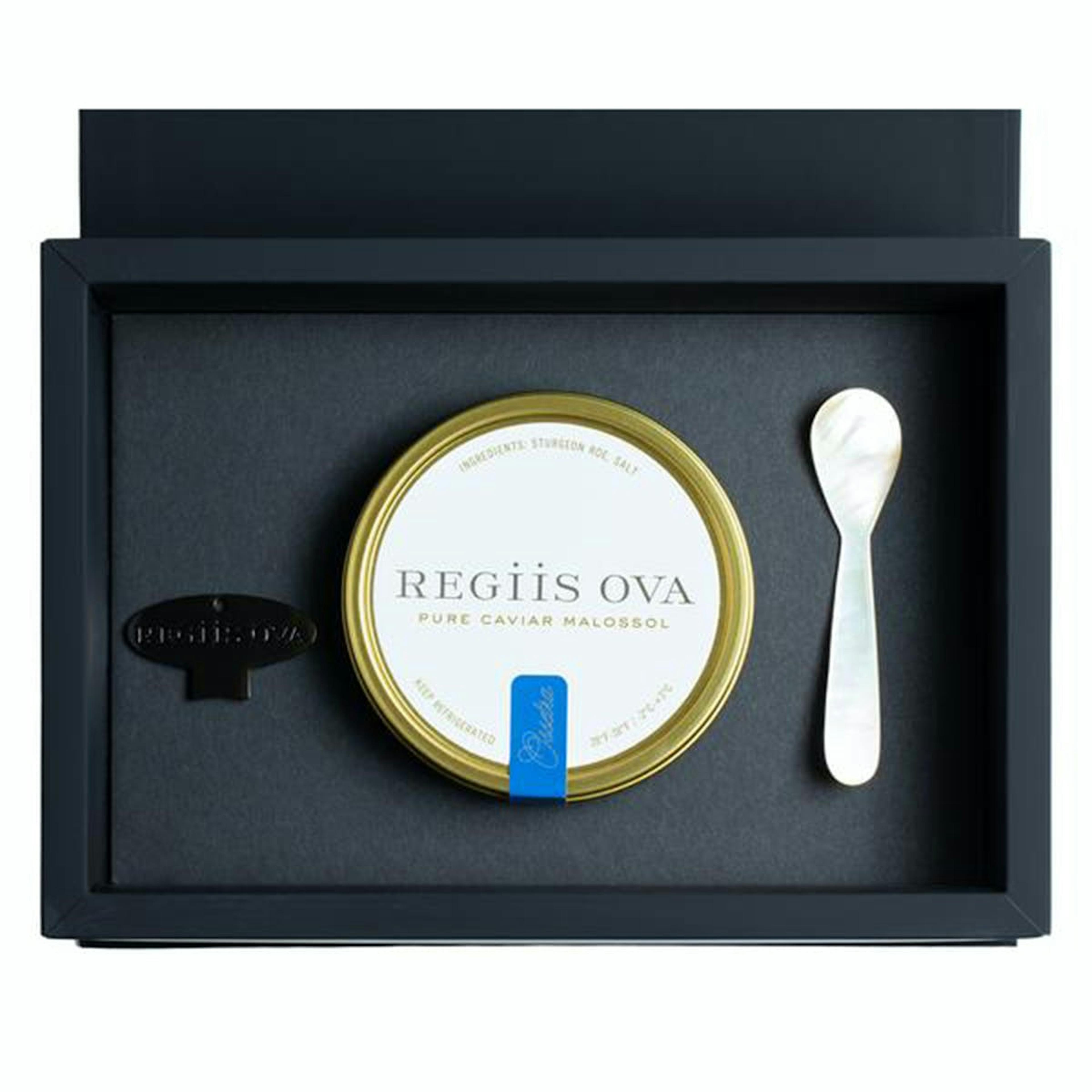 Gey pornosini tomosha qiling: Tajribali gey erkak tajribasiz odamni anal jinsiy aloqaga jalb qiladi. Yalangoch ajoyib jojalar