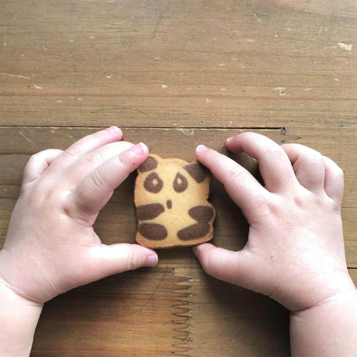 Panda & Penguin Cookie Gift Tin by Kee Wah Bakery - Alternate image 4