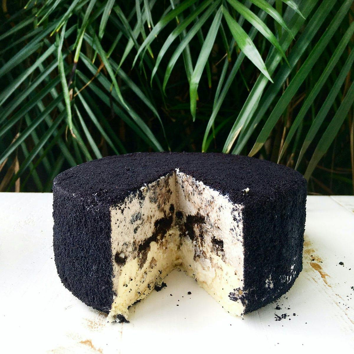 Fancy Oreo Cheesecake by Keki Modern Cakes - Alternate image 1