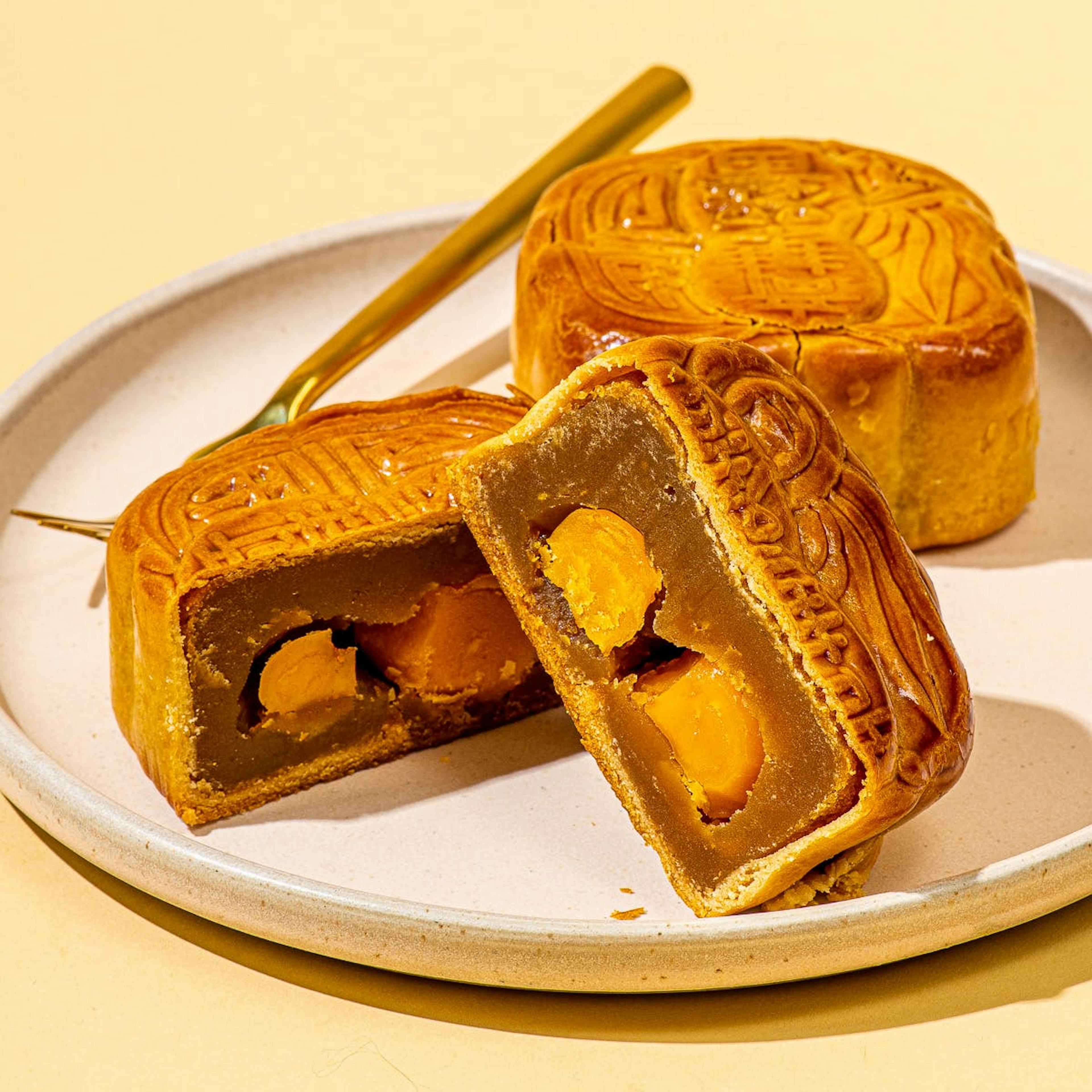 Assorted Mooncake Gift Box - 4 Pack by Kee Wah Bakery - Alternate image 3