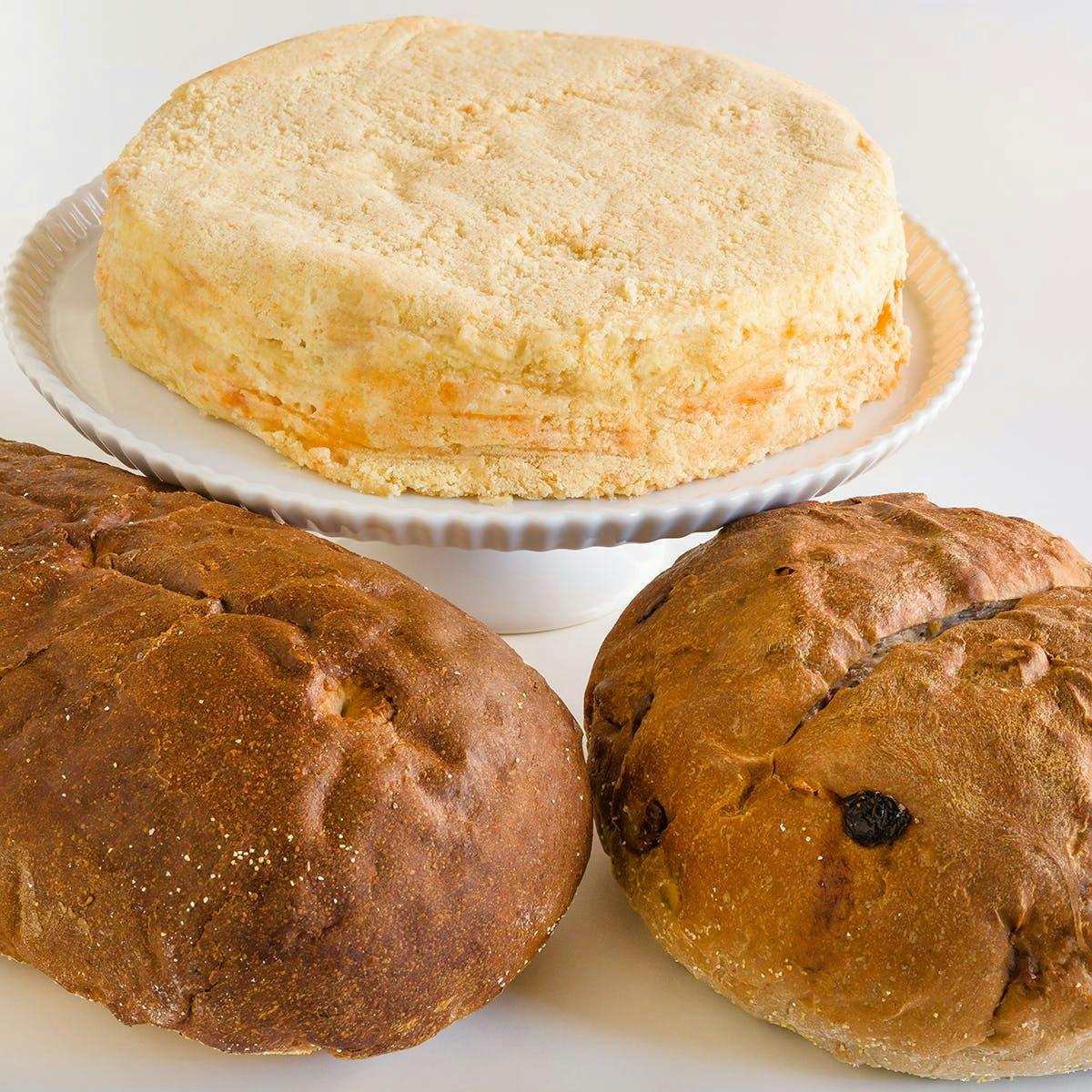 https://goldbelly.imgix.net/uploads/showcase_media_asset/image/89801/napolean-torte-and-breads-pack.1c9fa71214cf13fa67592cbb2216c428.jpg?ixlib=rails-3.0.2