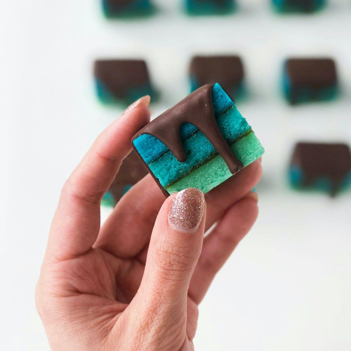 Rainbow Cookies Apricot Filling - 20 Pack by Zola Bakes