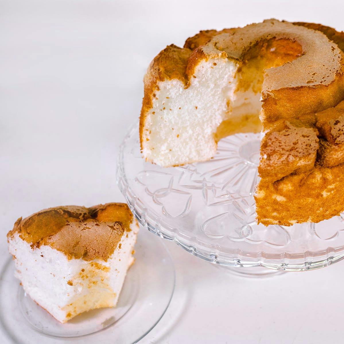 Angel food cake - Lilie Bakery