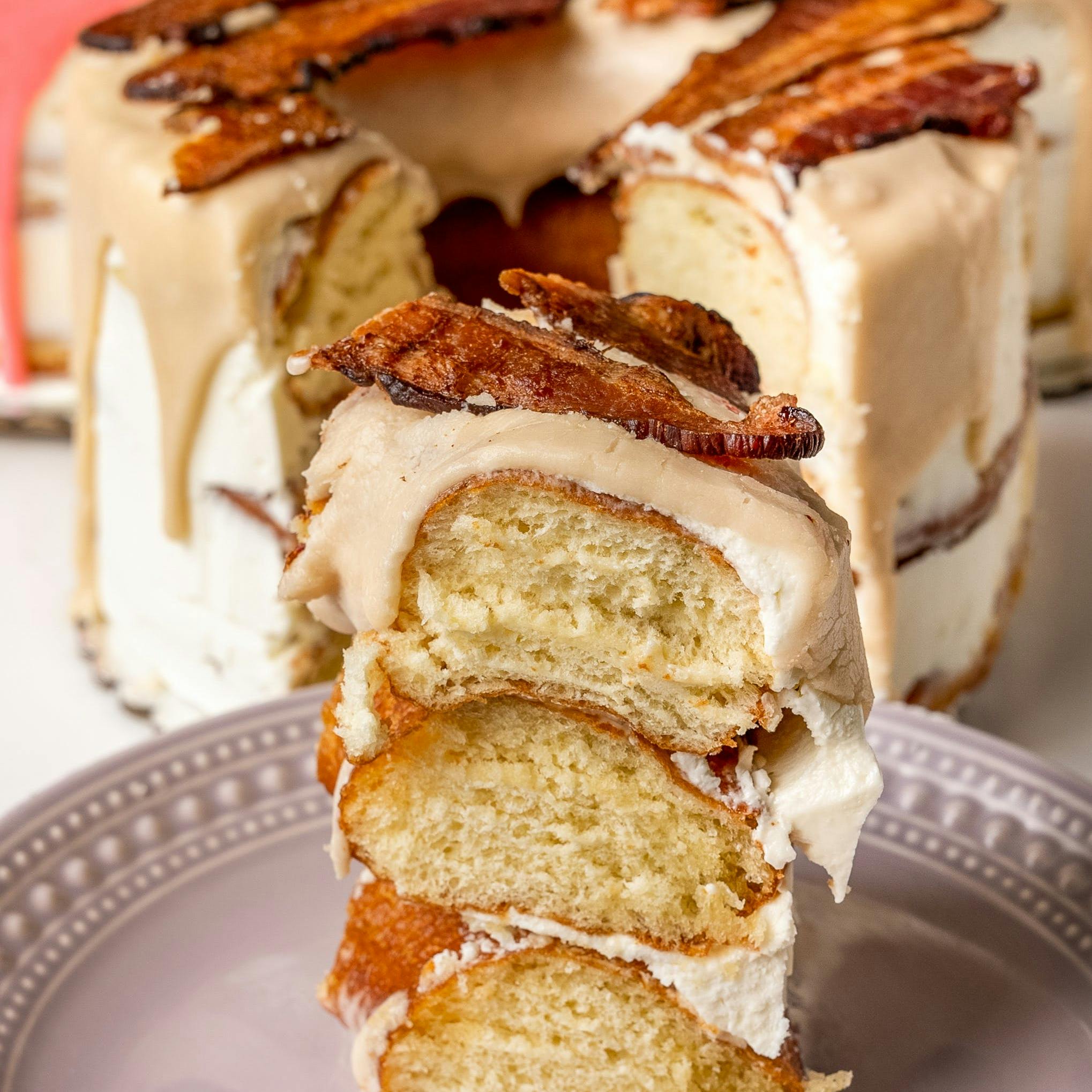 maple-bacon-jumbo-donut-cake.f303ae34d3a7db35a094bf79f401f2c9.jpg