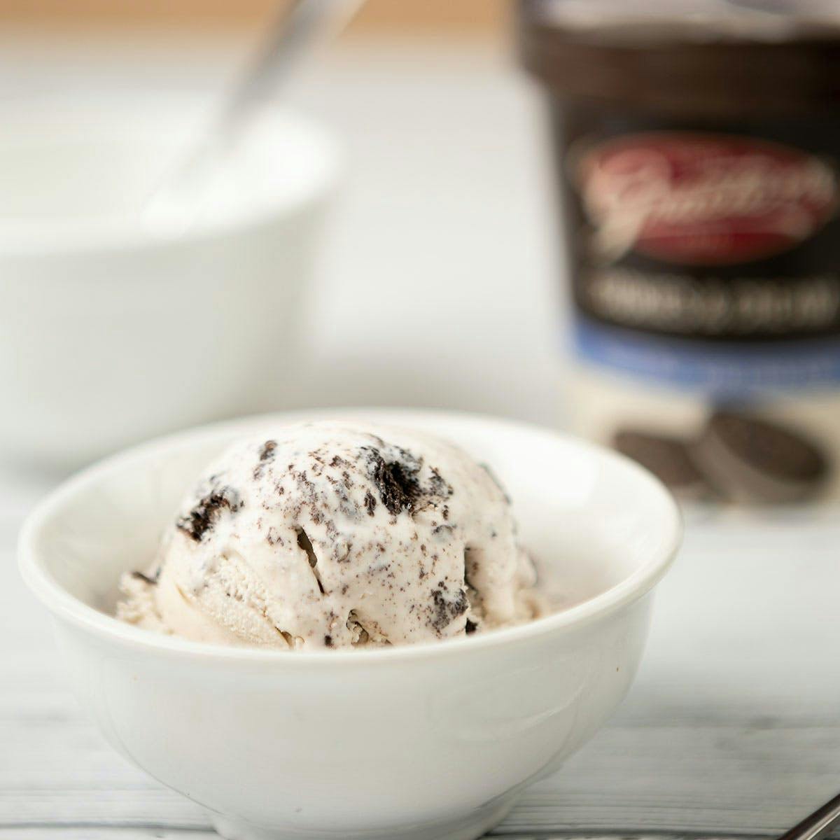 Cookie & Cream Ice Cream - 6 Pints by Graeter's Ice Cream - Alternate image 2