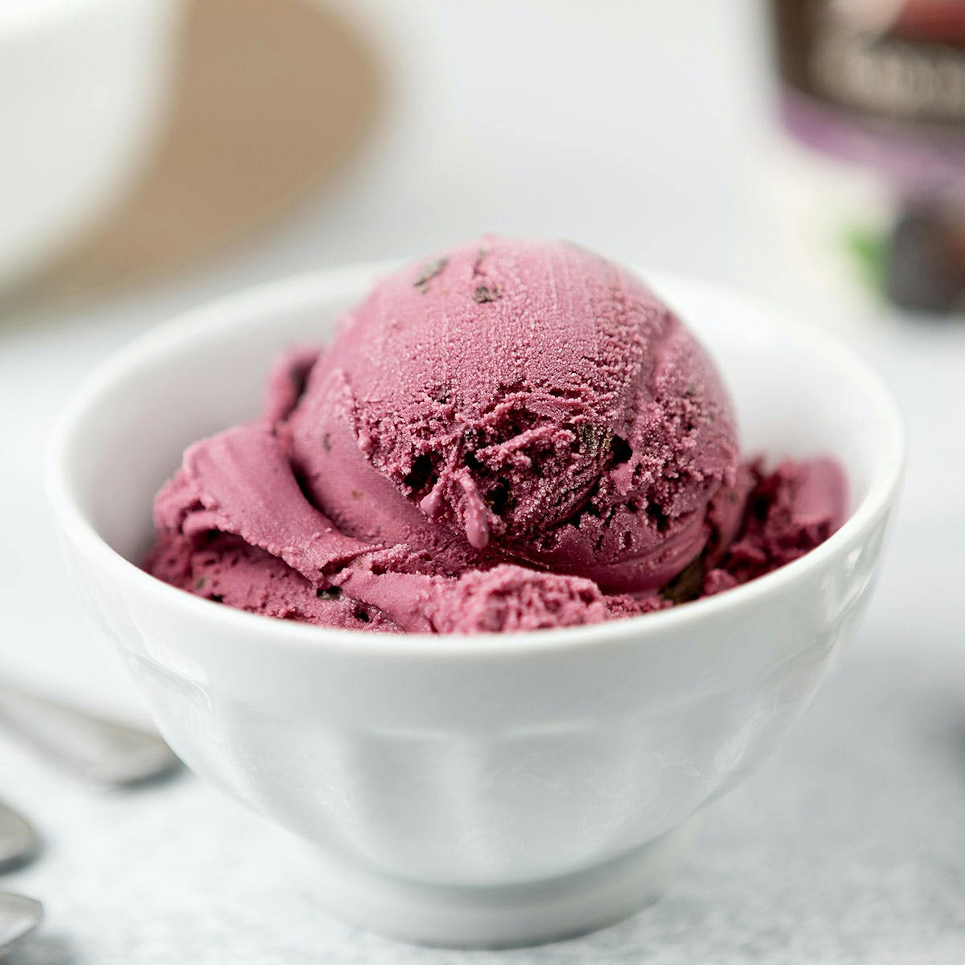 Black Raspberry Chocolate Chip Ice Cream - 6 Pints by Graeter's Ice Cream - Alternate image 3
