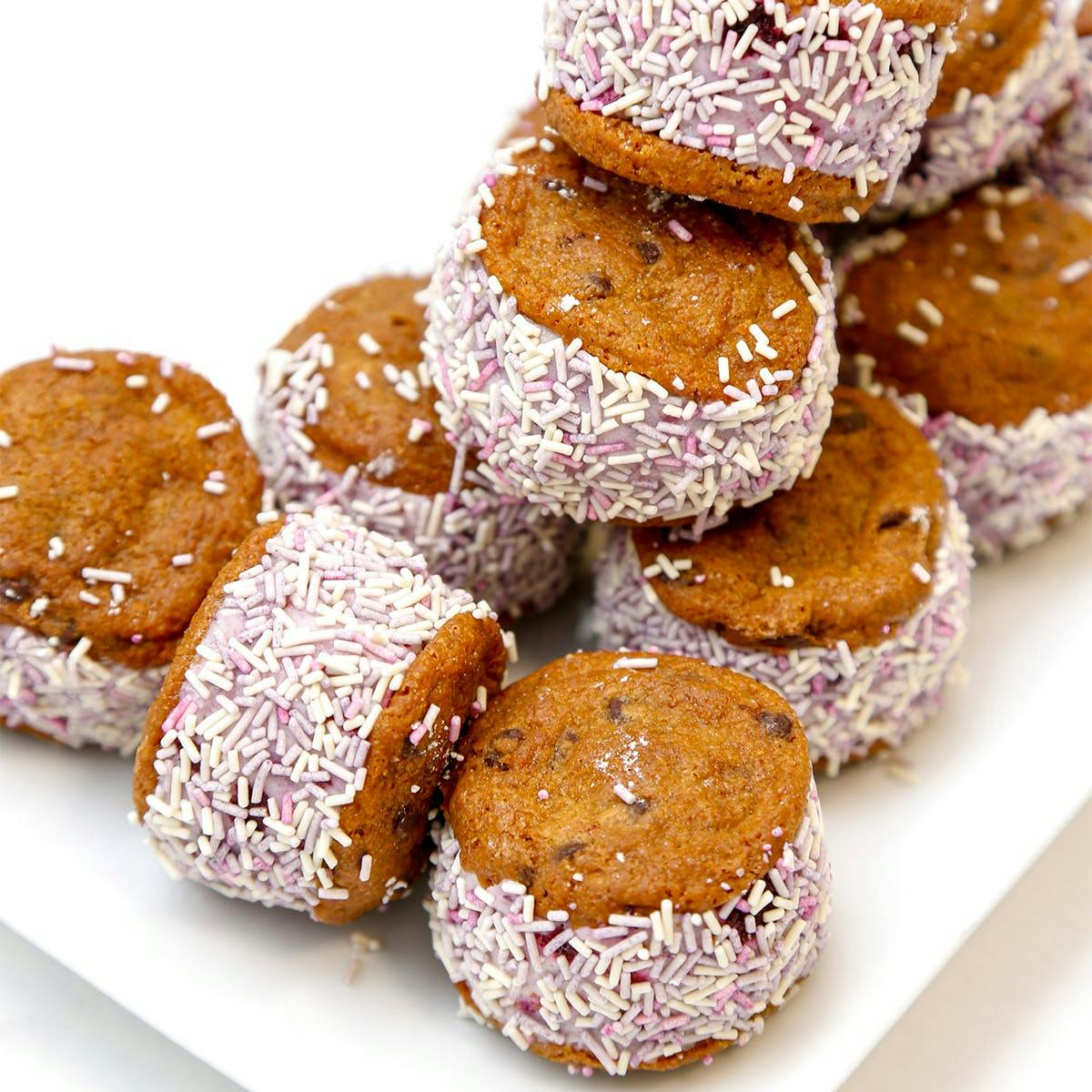 Huckleberry Mini Ice Cream Sandwiches - 16 Pack by Cream + Sugar - Alternate image 2