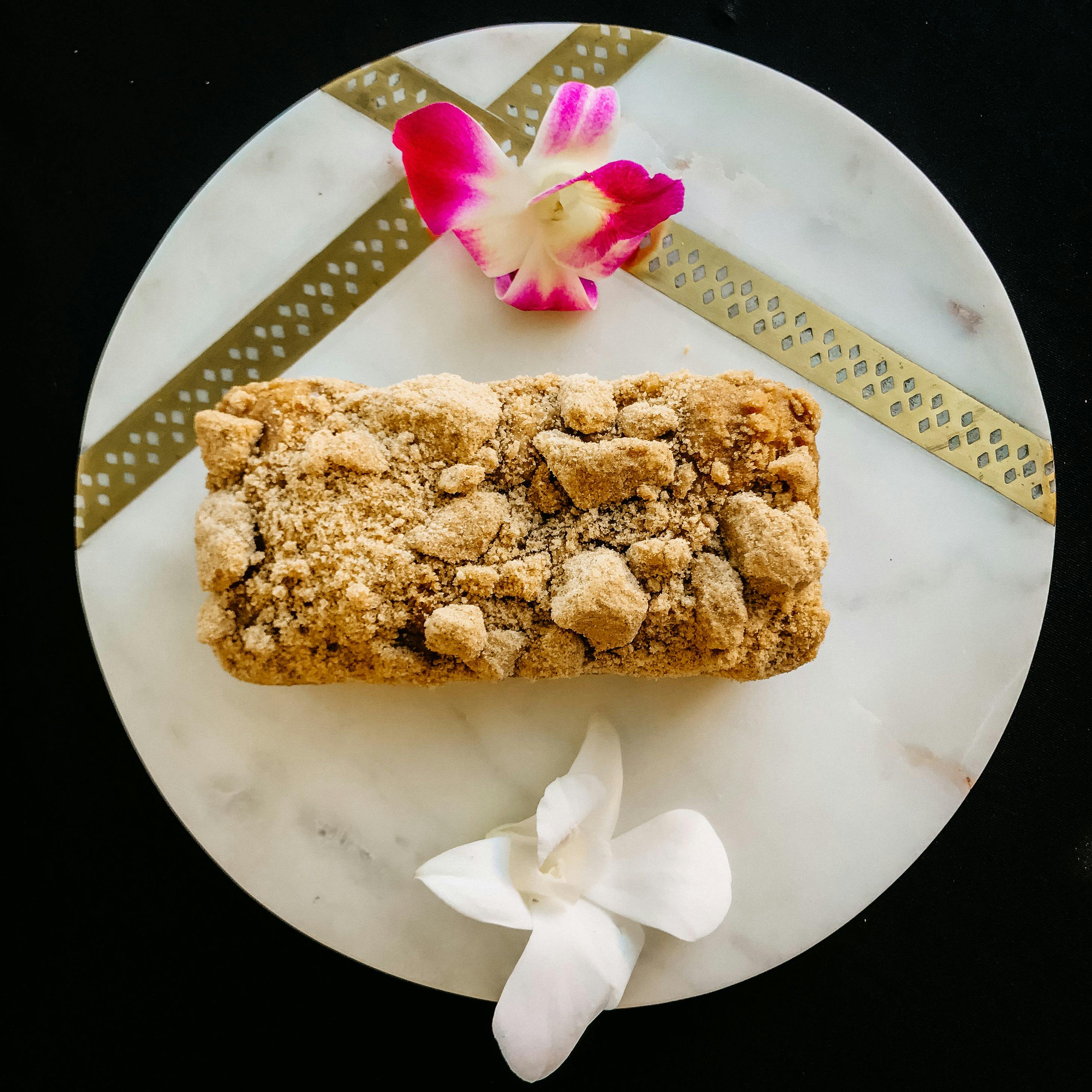 Streusel Banana Bread - 6 Pack by Maui Banana Bread Co