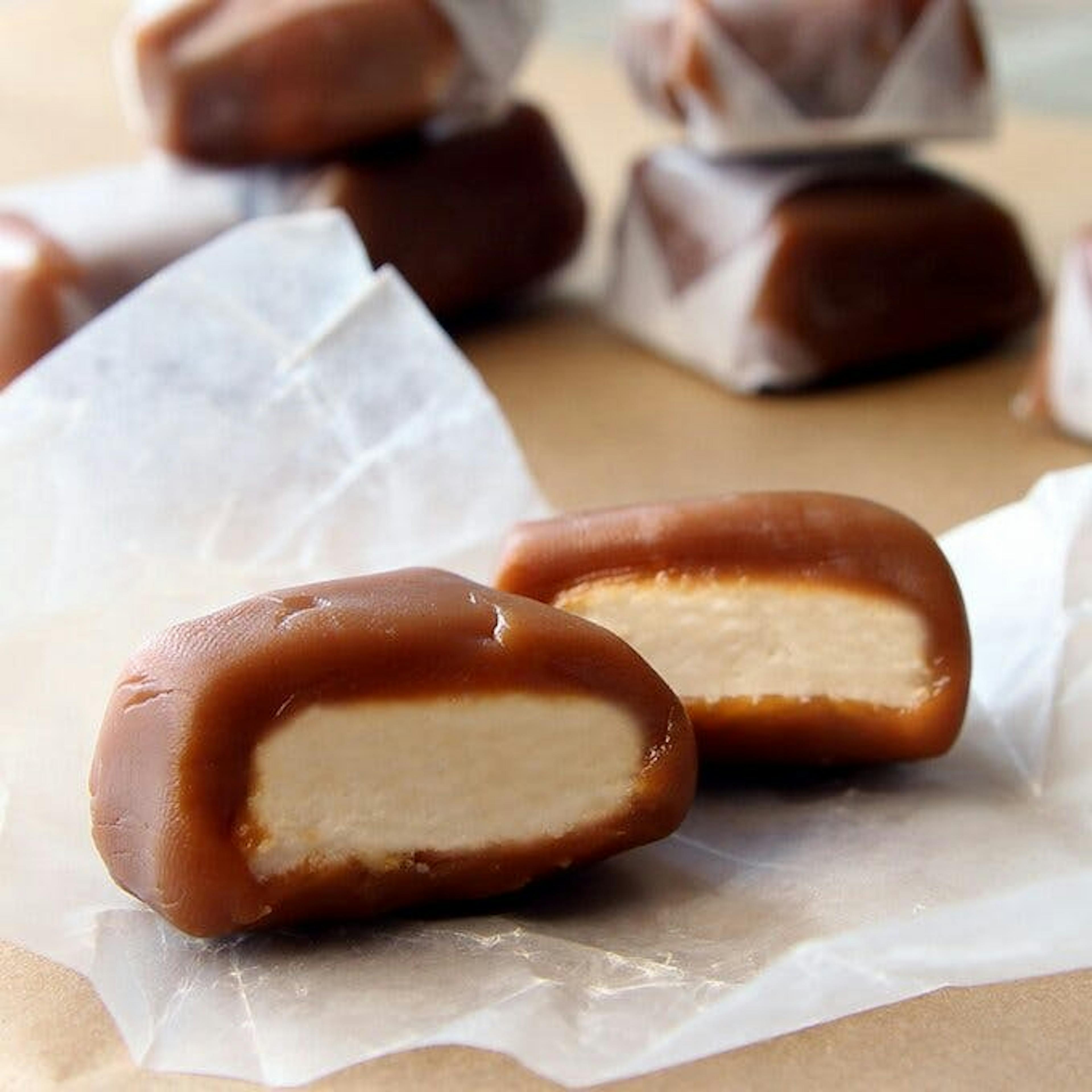 Original Vanilla Modjeskas Gift Box by Bauer's Candies - Alternate image 3